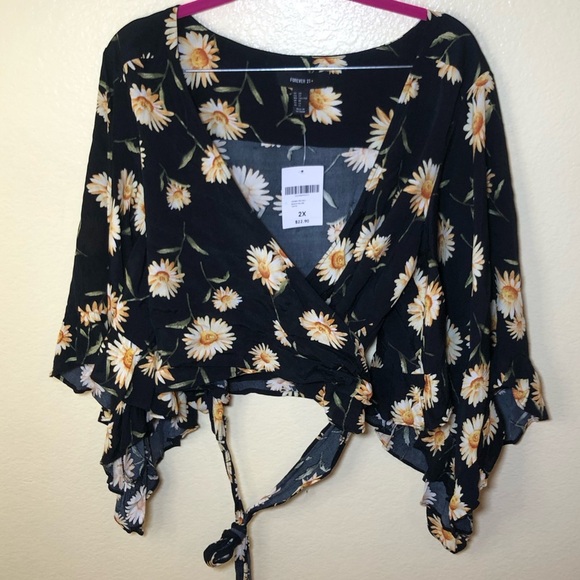 Forever21 plus floral flare/Butterfly cottagecore sleeve wrap top size 2X - Picture 2 of 8